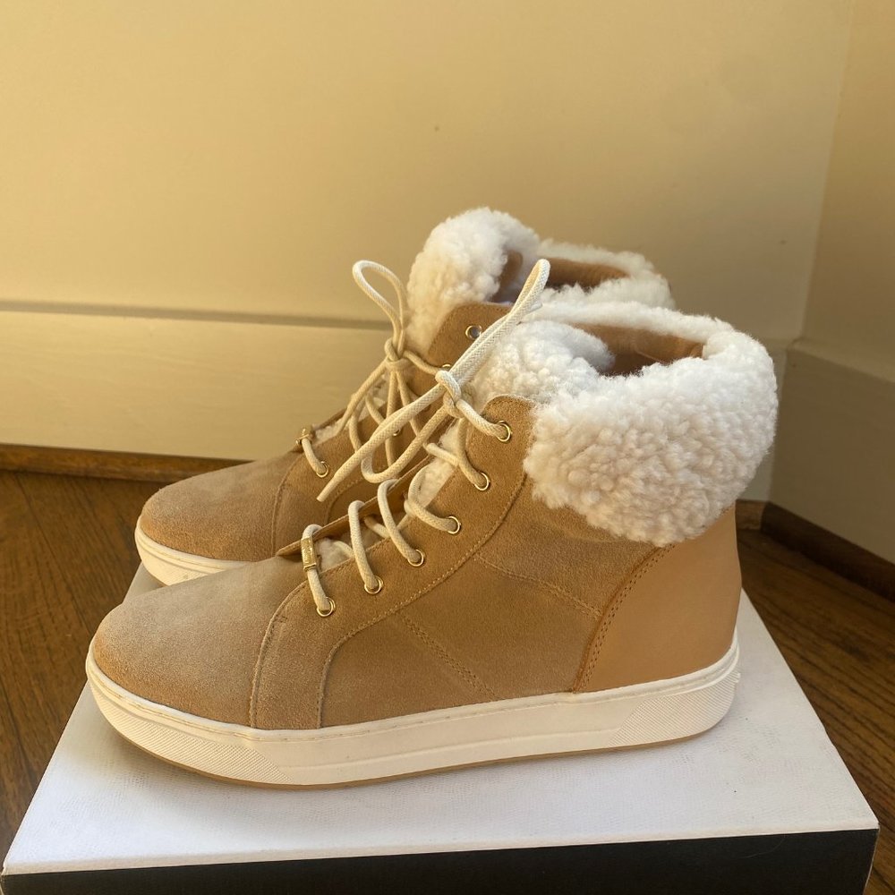 NWT Donald Pliner Womens Remispks Beige Ankle Boots Size 7